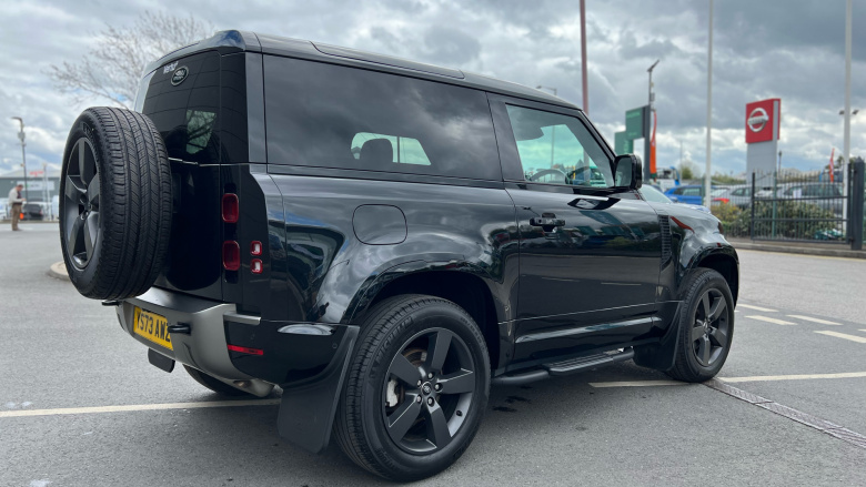 Land Rover Defender 2.0 P300 X-Dynamic SE 90 3dr Auto Petrol Estate